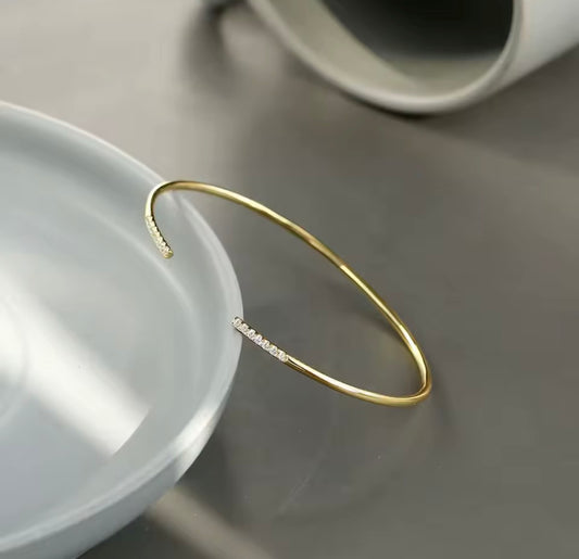 Dainty Arc Bracelet